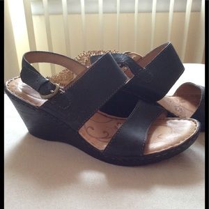 Born leather wedges